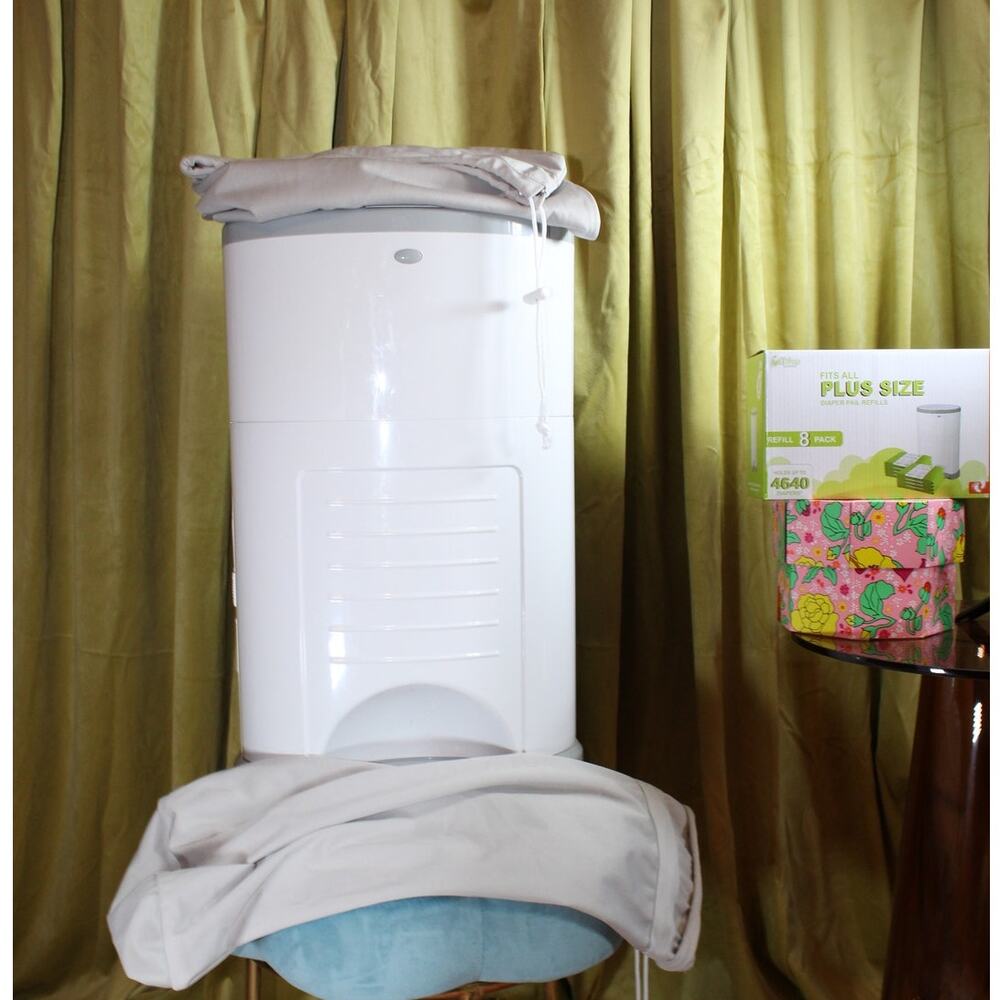 Dekor Plus Diaper Bin and 2 wet/dry bags and 3 disposable bags